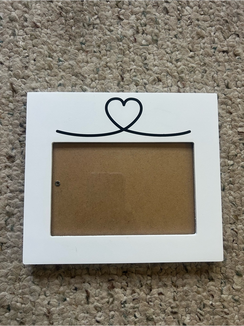 White Heart Accent Photo Frame - Classic Home Accents